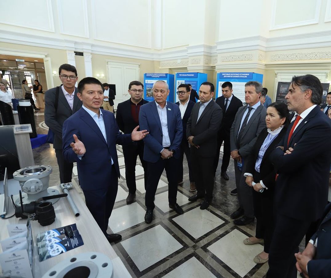 Первая выставка Acton Flow